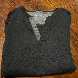 Eddie Bauer mens size small Henley in gray